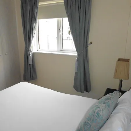 Aparthotel St Bridget's 4*