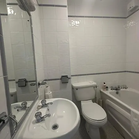 St Bridget's Aparthotel 4*
