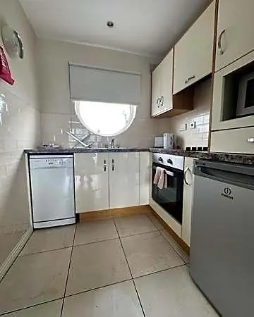 St Bridget's Aparthotel 4*